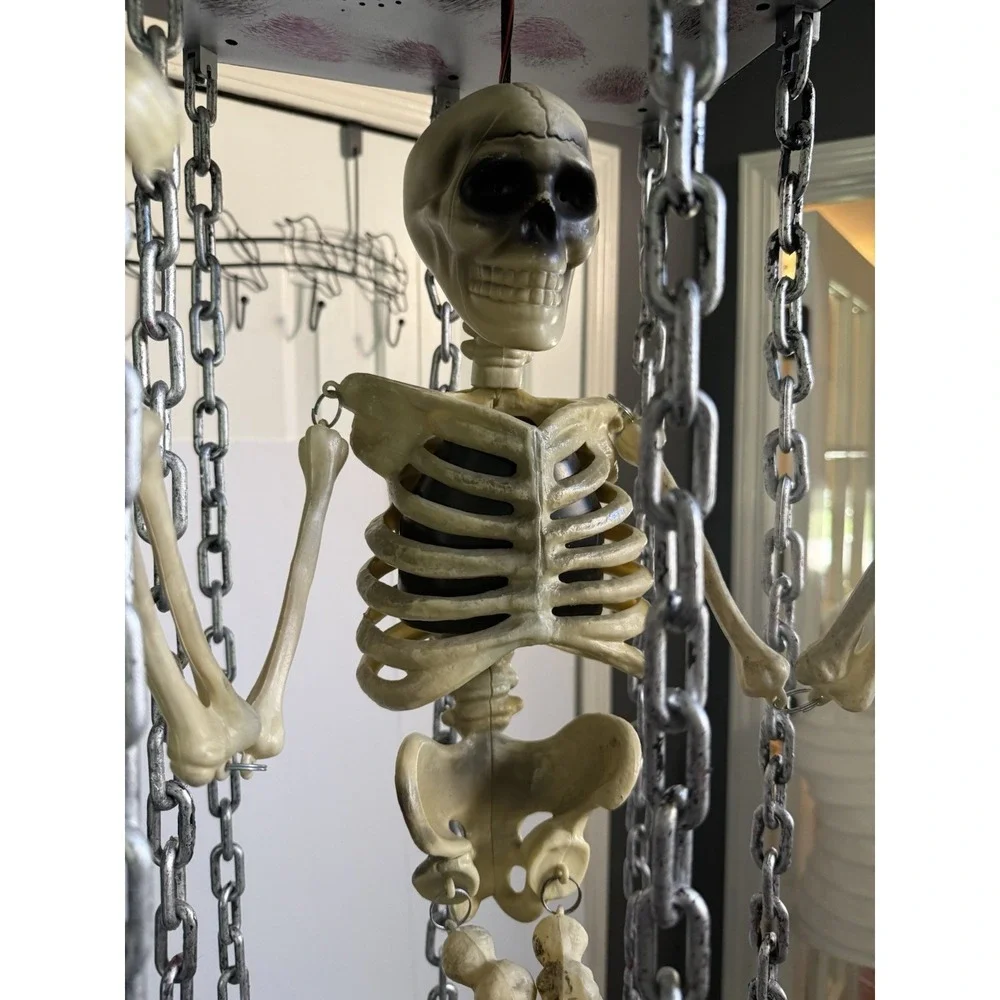 VTG Gemmy Skeleton Hanging Animated Caged Screaming Motion & Sound Activated 36